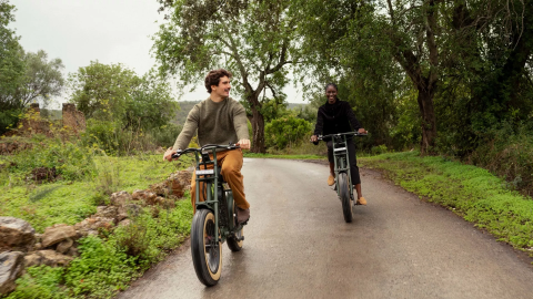 2 people riding E-bikes at Viceroy Ombria Algarve