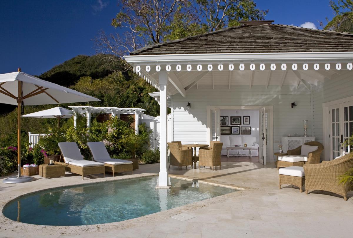 patio with small pool